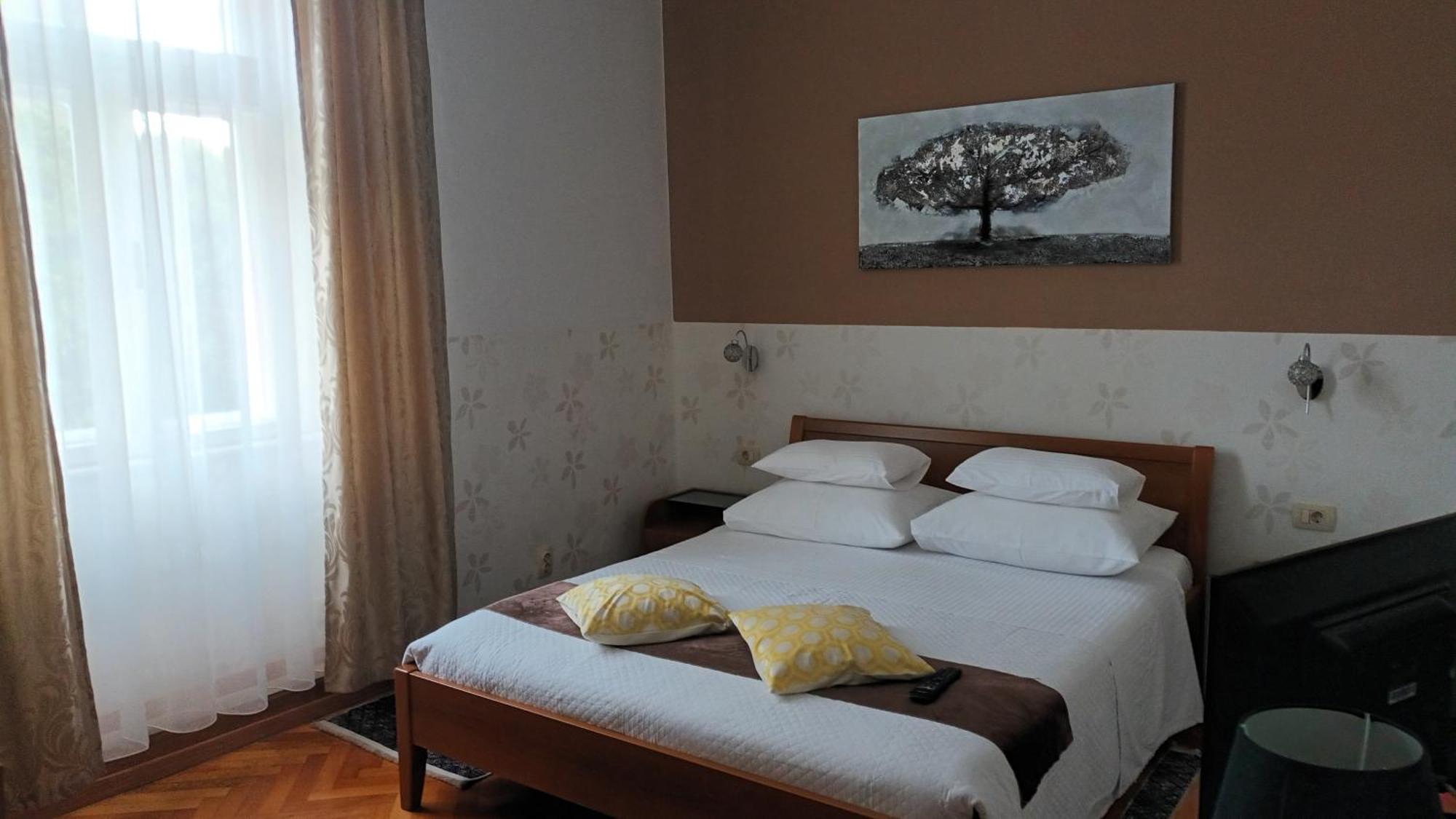 Guesthouse Vrlic สปลิท ภายนอก รูปภาพ